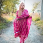 Saba Ibrahim Instagram - Beautiful and comfy outfit For Ramadan 🌸 . . Thank you @ak.batiq_by_sheeba . . #sabaibrahim#sabakajahaan#ramadan2023#Alhamdulillahforeverything