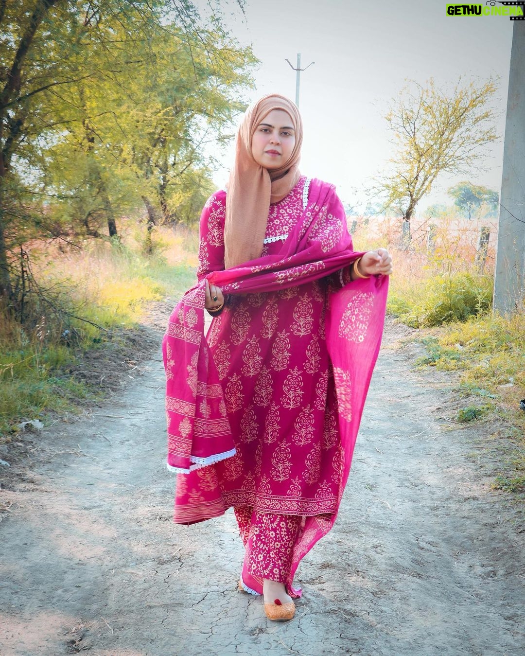 Saba Ibrahim Instagram - Beautiful and comfy outfit For Ramadan 🌸 . . Thank you @ak.batiq_by_sheeba . . #sabaibrahim#sabakajahaan#ramadan2023#Alhamdulillahforeverything