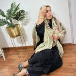Saba Ibrahim Instagram - Teri aakhon mein basta hai mera jahaan 🖤 . . Footwear- @jaysoleindia . . PR - @dinky_nirh . . #sabaibrahim#sabakajahaan#sabakhalid