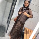 Saba Ibrahim Instagram - Yeh tum jo mera haal puchhte ho.. Bada hi mushkil sawal puchhte ho.. . . Hijab from - @hijabessence 🧕🏽 . . . #sabaibrahim#sabakajahaan