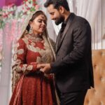 Saba Ibrahim Instagram - Walima ❤️ (please say ma sha Allah ) . . ThankYou for everything my baby 🥲❤️ @khalid_niaz01 Itna pyar, izzat aur khushiyan dene ke liye shukriya.. ❤️ Mera har ek sapna pura karne ke liye shukriya.. ek ek wada nibhane ke liye dil se shukriya.. 🙏🏻 . . ALLAH tumhe humesha achcha rakhe 🤲🏻 👫 . . . Capture - @theglamweddingofficial Makeup - @im_mr_ketzsolzofficial_ Hair - @shahingilani Events n decor - @vowsvachan @houseofvivaah . . #sabaibrahim#khalidniaz#sabasunnykishaadi#sabakishaadi#ibrahimfamily
