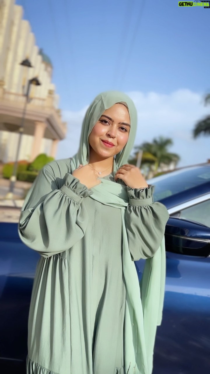 Saba Ibrahim Instagram - Mera na mujhme kuch raha.. ❤️ . . . #sabaibrahim #sabakajahaan #trendingreel #reel #ootd #abaya #modestclothing