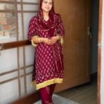 Saba Ibrahim Instagram - Duniya ka sabse khoobsurat ehsas yeh hai ke Mera Rab mujhse bohot pyar karta hai ❤️🤲🏽 . . ALHAMDUDULLILAH & MA SHA ALLAH FOR EVERYTHING ❤️🤲🏽 . Outfit - @ak.batiq . . ( aaj sunny ne pehle baar photos click ki, badi mushkil se yeh 4-5 pics achi aayi hai 🙈 Riza ki ki kami aur b zyada mehsus hui aaj ) . . . #sabaibrahim#sabakajahaan#outfitcollaboration#akbatiq#sabakhalid#sabasunnykishaadi#sabakishaadi