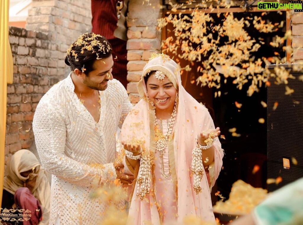 Saba Ibrahim Instagram - Haldi Ceremony of @saba_ka_jahaan 💜 #sabakiwedding #sabasunnykishaadi #celebrity #wedding @ms.dipika @shoaib2087 @garti21 @rajvirsainiofficial @vowsvachan Maudaha