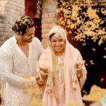 Saba Ibrahim Instagram - Haldi Ceremony of @saba_ka_jahaan 💜 #sabakiwedding #sabasunnykishaadi #celebrity #wedding @ms.dipika @shoaib2087 @garti21 @rajvirsainiofficial @vowsvachan Maudaha