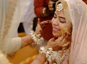 Saba Ibrahim Instagram - Haldi Ceremony of @saba_ka_jahaan 💜 
#sabakiwedding #sabasunnykishaadi #celebrity #wedding 
@ms.dipika @shoaib2087 
@garti21 @rajvirsainiofficial @vowsvachan