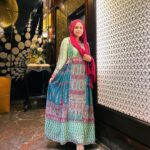 Saba Ibrahim Instagram - Humari kahani.. Tumhara fasaana.. Humesha humesha kahega zamana 💕 . . . . Song guess karke dikhao 🥰 . . #sabaibrahim#sabakajahaan#vlogger#youtuber#indianvloggersabaibrahim