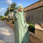 Saba Ibrahim Instagram - Jo humein samajh na sake.. Use haq hai.. 👇🏻 . . Tution lagwa le 🤣🙈 . . Dress & hijab by - @ana.apparels 👗 . . . . #sabaibrahim#sabakajahaan#abayaa#modestclothing#modestoutfit#hijab#saba#ootd#outfits#trending#tuesdayvibes#instagram