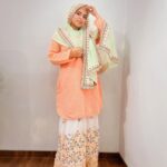 Saba Ibrahim Instagram - Qubool sirf ek dua ho jaaye.. Tumhara mere sath nikah ho jaye 🤣😛 . . AMEEN 🤲🏽 . . Chalo aap sab bhi koi Funny shayari sunao 😂 . . . . #sabaibrahim#sabakajahaan#photoshoot#sharara#gharara#lookoftheday#weddingvibes#igers#postoftheday