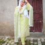 Saba Ibrahim Instagram - Outfit by - @ranafashionindia . . Stitched and unstitched available and CASH ON DELIVERY ALSO . . . #sabaibrahim#alranafashion2#ranafashion#outfitcollaboration