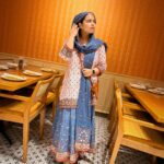 Saba Ibrahim Instagram - This is for u all ❤️ Kash ke mil jaaye mujhe mukaddar ki siyaahi aur kalam.. Lamhe lamhe ki khushi likh du tumhare zindagi ke liye.. 🤲🏽❤️ . . Allah sabko khushiyan aur sukoon naseeb kare 🤲🏽 . . #sabaibrahim#sabakajahaan#shayari#lifestyleblogger#wednesday#ootd#trending#love#peace#sukoon#shayari#instagram#igers#postoftheday