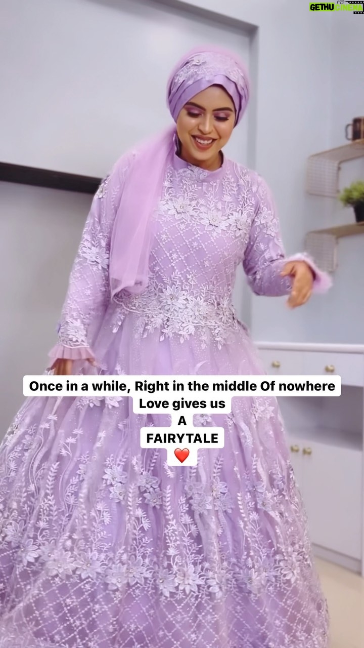 Saba Ibrahim Instagram - ❤️ #princessfeels #trending #reel #sabaibrahim #sabakajahaan