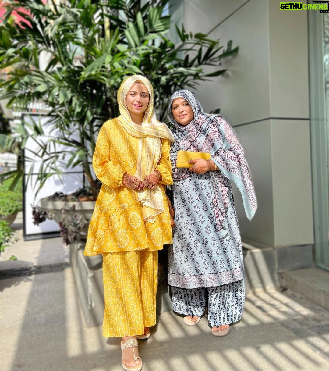 Saba Ibrahim Instagram - Tumhi mere jeevan ho.. tumhe dekh dekh jee lungi .. ❤️ love you maa.. . . #mothersday#sitaraibrahim#ibrahimfamily#mumbai#india