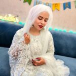 Saba Ibrahim Instagram - Khuda kare tumhe yeh eid raas aa jaye.. Tum jis ko chaaho tumhare paas aa jaye 🤲🏽❤️ . . Kaisi rahi eid aap sabki? EIDI milj ya nai? . . Wearing - @asbaabofficial 👗 (They have beautiful collection) Asbaab by Madiha Farooq Store Location 📍: 18/144, Nehru Rd, Anand Nagar, Vakola, Santacruz East, Mumbai, Maharashtra . . #sabaibrahim#sabakajahaan#eidoutfit#eidlook#eidlookbook#designer#eidmubarak#eidcollection#eid2022#lookoftheday#ootd#eidootd#asbaab#weddingcollection