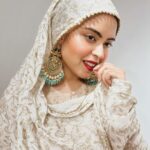 Saba Ibrahim Instagram - Tere deedar pe jo mera ikhtiyar hota.. Yeh roz roz hota baar baar hota .. ❤️ . . Earrings from - @theblingbag (They are so beautiful and very light in weight ) . . . . #sabaibrahim#sabakajahaan#lifestyleblogger#lifestyleinfluencer#eidlookinspiration#eid#ramadan2022#mumbai#india#peace#love