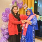 Saba Ibrahim Instagram - Happy birthday Maa.. 🌸❤️🖤 Allah apko humesha acha rakhe 🤲🏽 ameen