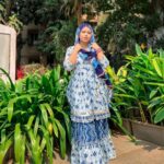 Saba Ibrahim Instagram - Maana ki sadgi ka daur nahi.. Lekin saadgi se acha kuch aur nahi.. 💙 . . Outfit - @lawn_suits_by_r_creation . . . . . #sabaibrahim#sabakajahaan#cottonsharara#indigoblue#cottonshararasuit#trending#photography#ootd#outfitoftheday#outfitideas#mumbai#india#mumbaiblogger#mumbaiinfluencer