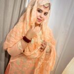 Saba Ibrahim Instagram - Beautiful outfit - @elegant_classy_fashion . . Apko pastel color pasand hai ya Bold? 🍑 . . jewellery - @justjadaujewellery . . . #sabaibrahim#sabakajahaan#outfitcollaboration#ootd#outfitoftheday#jewelry#hyderabadijewellery#lookoftheday#sabakhalid#ootn#partyweardress