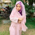 Saba Ibrahim Instagram - Photo dump of last few days 💜 . . spot santosh bhaiya? 🤫 comments mein batao kaun si photo mein kaha hai?