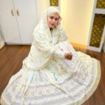 Saba Ibrahim Instagram - Khuda kare woh mile aur fasla na ho.. Phir uske baad bhichharne ko raasta na ho.. 🤲🏽🌸 . . (Eid day look 3 ) . . Fabric from - @bhagwancollections . . . #sabaibrahim#sabakajahaan#eidlook#eidmubarak#eidoutfit#mumbai#india#modestclothing#white#ivory#peace#love
