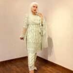 Saba Ibrahim Instagram - Khuda kare tumhe yeh eid raas aa jaye.. Tum jis ko chaaho tumhare paas aa jaye 🤲🏽❤️ . . Kaisi rahi eid aap sabki? EIDI milj ya nai? . . Wearing - @asbaabofficial 👗 (They have beautiful collection) Asbaab by Madiha Farooq Store Location 📍: 18/144, Nehru Rd, Anand Nagar, Vakola, Santacruz East, Mumbai, Maharashtra . . #sabaibrahim#sabakajahaan#eidoutfit#eidlook#eidlookbook#designer#eidmubarak#eidcollection#eid2022#lookoftheday#ootd#eidootd#asbaab#weddingcollection