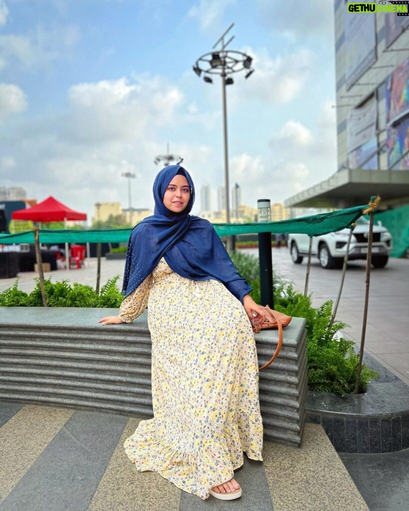 Saba Ibrahim Instagram - Agar tumhari niyat saaf ho toh galat raste bhi sahi manzil tak le jate hain ❤️ . . . #sabaibrahim#sabakajahaan#lifestyleinfluencer#mumbaiblogger#indianblogger#indianinfluencer#ramadankareem#ramadan2022 Infiniti Mall