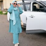 Saba Ibrahim Instagram - Wearing modest co-ord set and hijab from @ana.apparels 🧕🏻 . . Quality and design dono zabardast 👍🏻 . . . #sabaibrahim#sabakajahaan#anaapparels #modestwear#coordset