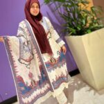 Saba Ibrahim Instagram - Outfit @boutiquecollectionmirza01 . . Which background is better? 1 or 2 ?