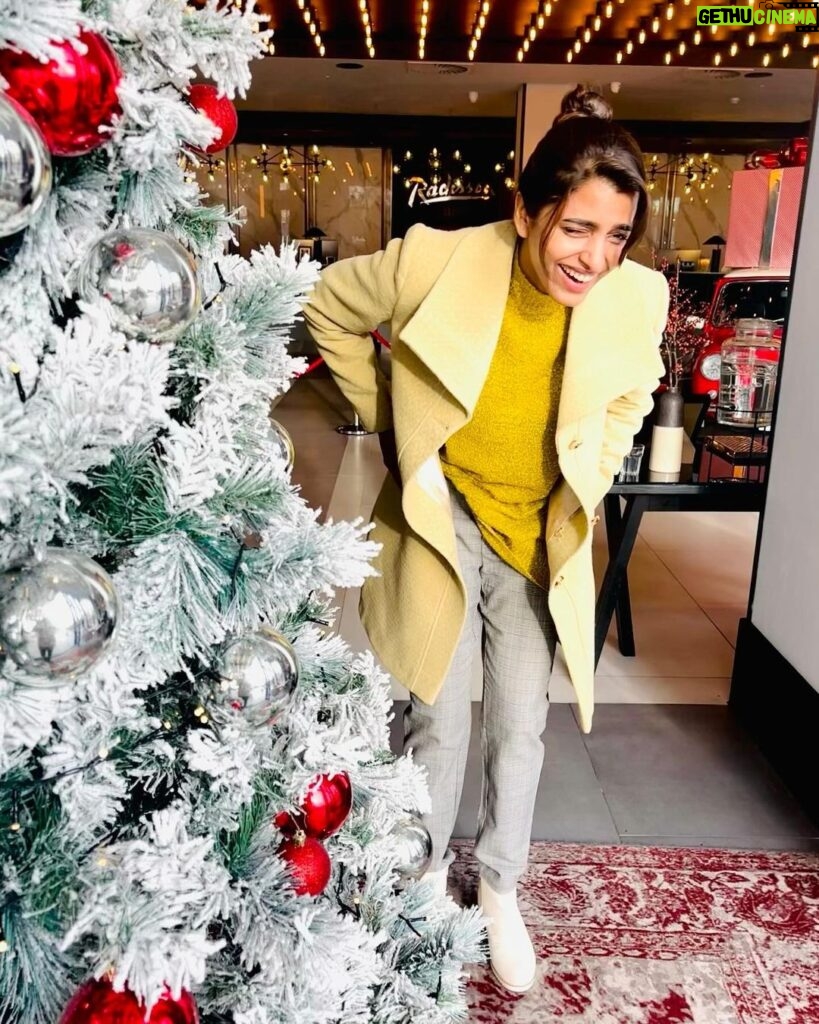 Sai Dhanshika Instagram - Spreading a loud and contagious laughter can fill the room with immense happiness and joy! Thus, I am having the best time celebrating Christmas in London this year and thoroughly enjoying it. #christmaslondon2023 London, United Kingdom