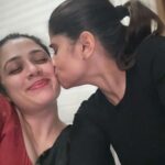 Sai Tamhankar Instagram - Amidst all the chaos I love you ! Happy Birthday to the most resourceful person I know !!! @girijaoakgodbole . #saitamhankar #girijaoak #birthdaygirl #bestie #main