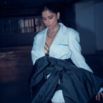 Sai Tamhankar Instagram - 🫶 #saitamhankar #blazer #skirt #lucky