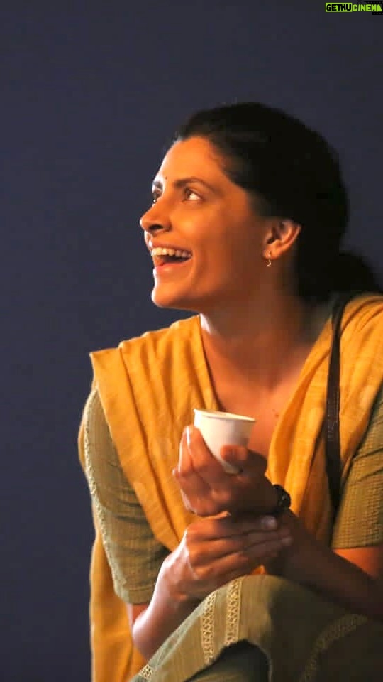 Saiyami Kher Instagram - It’s been just over a year since FAADU �released. It’s a show I am very very proud of. Manjiri - her love for poetry, honesty, for upholding her values, her fearlessness and sense of security. This character is very special and I wish there were more Manjiri’s in the real world. Faadu made me a more confident actor but more importantly it taught me many life lessons and I found friends for a lifetime. That for me, is the biggest take away from every project I do. The friends I make and the learning’s I have for life. So thank you to everyone who made Faadu - Faadu ❤️ (For those who haven’t watched it please do watch it on Sony liv) @ashwinyiyertiwari @pavailgulati @abhilashthapliyal @navagat_p p @inchak1601 @saumyajoshiofficial @sonylivindia @001danishkhan @castingchhabra @_naam_karan__ @truptii.patil @priyanka2201 #AjaiRai