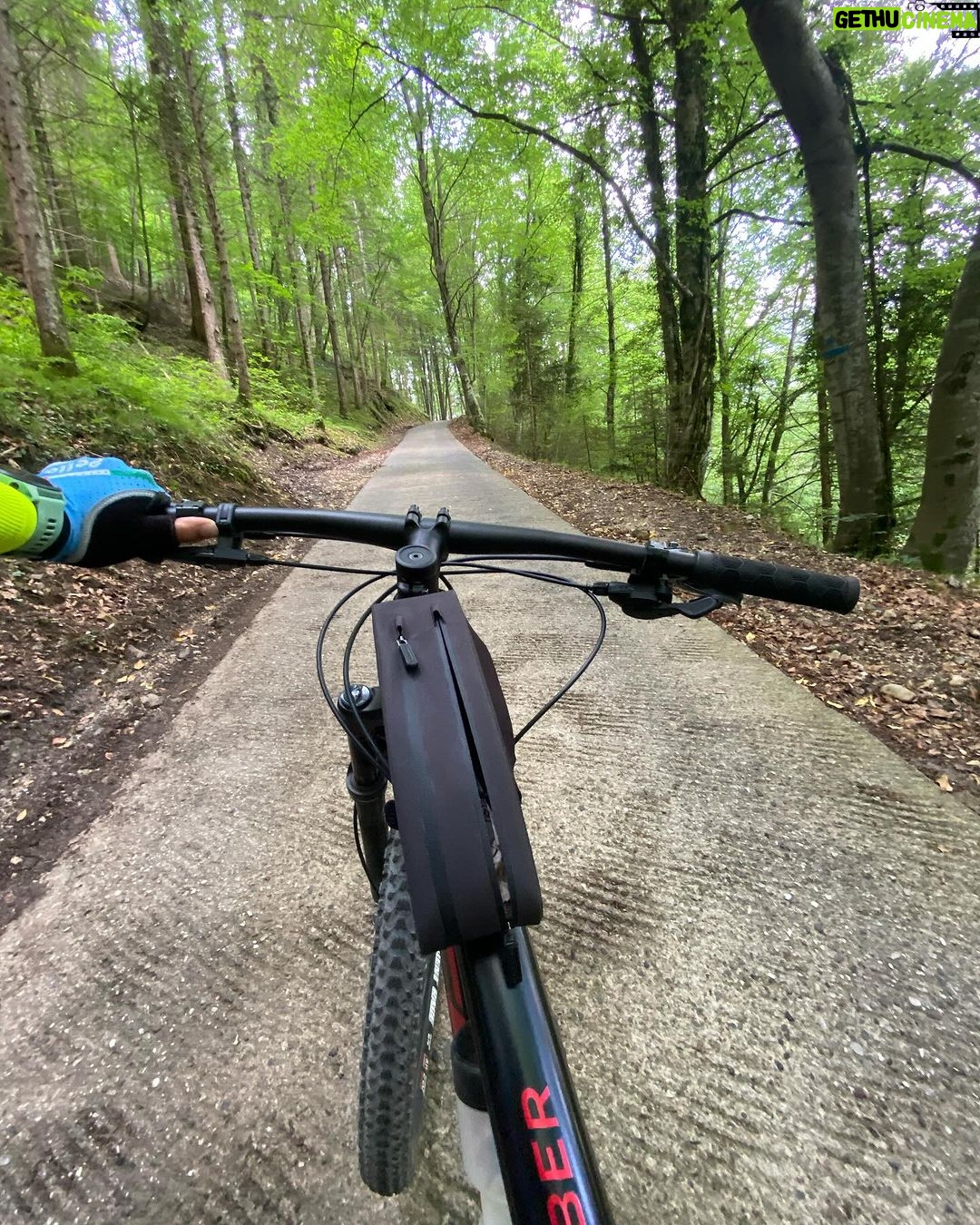 Saiyami Kher Instagram - Time to escape. Reset. Restart. Refocus. 🚲