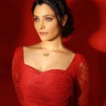 Saiyami Kher Instagram - Wore all this red but can’t think of a caption 🌹 Outfit @deme_love_ Photos @shrutisbagwe Jeweller @isharya @elevatepr