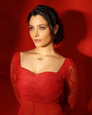 Saiyami Kher Instagram - Wore all this red but can’t think of a caption 🌹

Outfit @deme_love_ 
Photos @shrutisbagwe
Jeweller @isharya 
@elevatepr