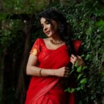 Sakshi Agarwal Instagram – “Turning moments into strokes of a painted masterpiece. Every photo tells a story on this canvas of life. 📸🎨 #PhotographyArt #PicturePerfect”
.

Photography : @en.nizharpadam 
Make up : @murugeshmakeup_hair 
Hair : @elegant_bridalstudio 
Outfit : @shri_she 
Jewellery : @chennai_jazz 
Location : @Praku1989 @ecrbeach