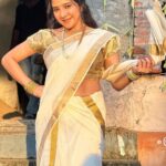 Sakshi Agarwal Instagram – Some stills from my Malyalam film. Such a beautiful experience to play so many roles in one song.
Adorning different characters through the film has been such a fulfilling experience and also visiting the deep Kerala culture is a feeling I will cherish forever.
.
Thank you @benzyproductions #sukumardop @ashkkarsoudaanofficial @subairzindagi
.
#kerala🌴 #mallugirl #chechi #keralaculture #onamsaree Palakkad