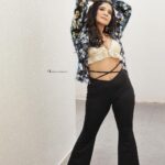 Sakshi Agarwal Instagram – “Elegance takes flight in my feathered jacket. 🕊️✨ #FeatheredFashion #ChicStyle”
.

@gk_.photography._ @murugeshmakeup_hair @icchennai @shalini_hairartist @editors_desktop @samikshx InterContinental Chennai Mahabalipuram Resort