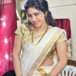 Sakshi Agarwal Instagram – Some stills from my Malyalam film. Such a beautiful experience to play so many roles in one song.
Adorning different characters through the film has been such a fulfilling experience and also visiting the deep Kerala culture is a feeling I will cherish forever.
.
Thank you @benzyproductions #sukumardop @ashkkarsoudaanofficial @subairzindagi
.
#kerala🌴 #mallugirl #chechi #keralaculture #onamsaree Palakkad