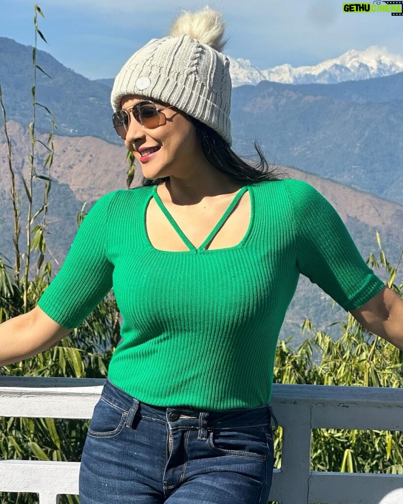 Sakshi Agarwal Instagram - Lost in the ethereal embrace of nature’s masterpiece, where reality and dreams intertwine. . #kanchenjunga #sikkim #kalimpong #travelawesome #instatravel #instalove #instadaily #instagood #sakshiagarwal #kollywood Gangtok, Sikkim