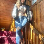 Sakshi Agarwal Instagram - Good Morning Darjeeling✨✨ . #darjeeling #instatravel #sakshiagarwal #holidaymagic #christmastime #sakshiagarwal The Elgin, Darjeeling, Heritage Resort & Spa - Since 1887