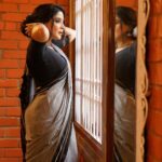 Sakshi Agarwal Instagram - Saree swag turned up, heating things up one drape at a time. 🔥 #sareeheat . Photography : @en.nizharpadam Make up : @murugeshmakeup_hair Hair : @elegant_bridalstudio Outfit : @thanvi_boutique Jewellery : @chennai_jazz Location : @Praku1989 @ecrbeach Chennai, India