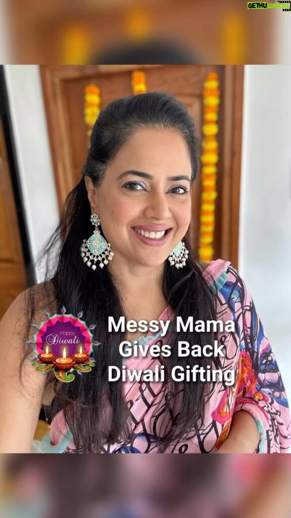 Sameera Reddy Instagram - Shop & Share the love this Diwali 🪔 #messymamagivesback @diydayalishka we promote women run businesses ✅ @diwalikadwarpal Roli a mother & parenting influencer, released the book’The Mystery Of Diwali Ka Dwarpal’ to excite kids about Diwali @kivi_crackers Kiran, an engineer & mom to 9-month-old, runs a year-round fireworks business in Sivakasi🎁 @artbyark.in Noopur supports kids with ADHD, autism, & developmental delay through specialized educational products, she also has special Diwali diy kits🎁 @laado.ladoo Navdeep disappointment at not finding great ethnic wear for kids lead her to start her own brand of exquisite Indian wear for kids🎁 @meghas_chocolates Megha specializes in over 30 unique flavors and customizes chocolates, including Diwali-themed cracker shapes🎁 @_kraftykoala_ Tisha’s crafty business offers diverse creations including resin art, candles, hampers & varmala preservation🎁 @sneha_creates Sneha crafts beautiful gifts hampers, resin art work & more🎁 @bow_me_pretty Sakshi curates personalised hampers for all occasions🎁 @fundooz_celebration Ridhi provides curated gifts, wedding favours, festive & corporate gifting🎁 @sweet.pecks Akshita is a passionate baker who packs her cookies & chocolates into festive hampers🎁 @gift_hurray Mansi specializes in thoughtful gifting, tailoring creative designs for various occasions🎁 @shwethanirudhcreations Shwetha is a self taught mandala making hampers of trays coasters wall frames etc🎁 @thequirkybaksa Sheetal has a one stop shop for all your personalised festive gifting hampers🎁 amatullahcreations_ Ummesalma offers personalized handmade gift articles including envelopes, hampers, invites, greeting cards, & trousseau packing🎁 @storytalegifts Vishnu Priya customises gifts making your gifting stories memorable🎁 @mysteva_decor_crafts Madhuja is a mum to 2 girls, making customised gift hampers, gift items & home decor products🎁 @craftilicious_bykritika Kritika curates unique hampers for special occasion to give memories of a lifetime🎁 @_crafty.affairs_ Bhaswati & her sisters customise gift hampers for all special occasions🎁