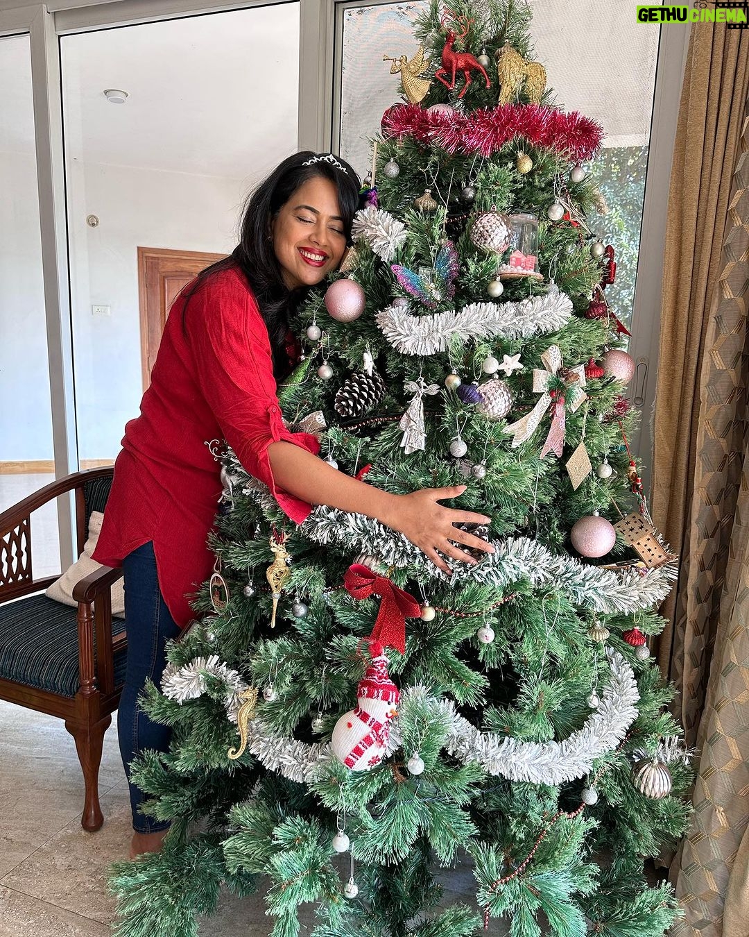 Sameera Reddy Instagram - Pic 3 got me emo🥹Decembering ✨