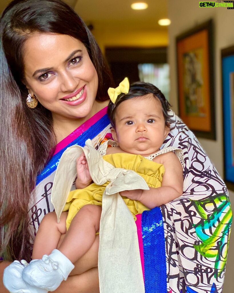 Sameera Reddy Instagram - I gifted myself to Akshai on our first Diwali together! 😂2011 ! Then our family grew thru the years in the most beautiful way ! Diwali nostalgia 🪔✨ #throwback #diwali #family #forever ❤️