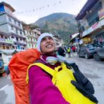 Samyuktha Hegde Instagram – KEDARNATH 🤍

To the most beautiful trek ever!
Experienced all the different weather conditions in just 8 hours,
It started cold, got sunny, got cold in the sun, then got cold again, then it rained, then it got cold and then rained again and finally at the peak, we witnessed the snow
Couldn’t have asked for anything better
I will be ever grateful for this experience 
Thank youuuuu universe ❤️ Kedarnath Trek