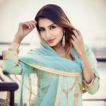 Sana Sultan Instagram - She Walked with God. That was her game changing strategy💕✨ Jummah mubarak.. Dua mei yaad❤️ Queen