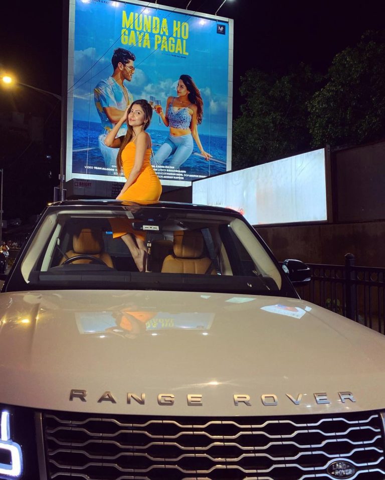 Sana Sultan Instagram - If you can dream it, then you can do it🥰💪🏻✨ Allhumdulillah this is no less than a dream😅Billboards & Hoardings of my recent Music video across busy streets of Mumbai🥹❤️ Allhumdulillah…One Goal at a time!Can’t thank God & Universe Enough for always blessing me with all that i ask for… sometimes i get way more than i ask for🥹❤️ you can indeed achieve anything & everything if you set ur heart & mind on something..All it takes is self-belief, lots of Hardwork, Dua’s of ur parents & Faith in the God… Thank u guys for all ur support & for being Part of my beautiful journey🙏🏻❤️ Sana Sultaan on the way to Conquer the World… Let’s do it together… Can & Will! 👑 . . . . . P.s : Congrats to the Entire team of the Song… We are killing it🥰🔥 @sanakhan00 @simbanagpal @mfrecords1 @devnegilive @faizz_877 @directorshekharsalaria @akshaykapoor301 @team_allgood @mehvishqadir_19 @jigarkhan_87 Big thnx to @hayat_n786 for all the support when needed… 🥰✨ Mumbai - City of Dreams