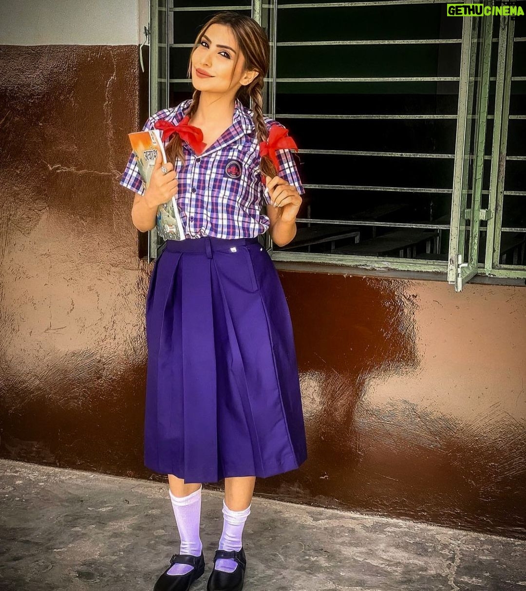 Sana Sultan - 238.1K Likes - Him : Choti Bacchi ho kya? ^
Meanwhile ..
Me :👧
P.s : On serious note m indeed a kiddo at heart & pulling of such high school girl character becomes easy for me cuz m just being ME🥰💕