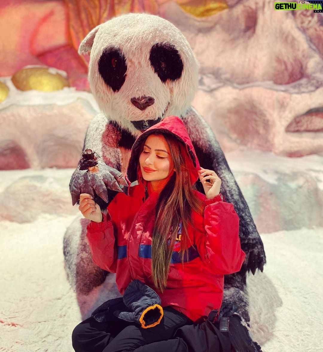 Sana Sultan Instagram - Me & my boyfriend on vacation in italy🐼😋🥰